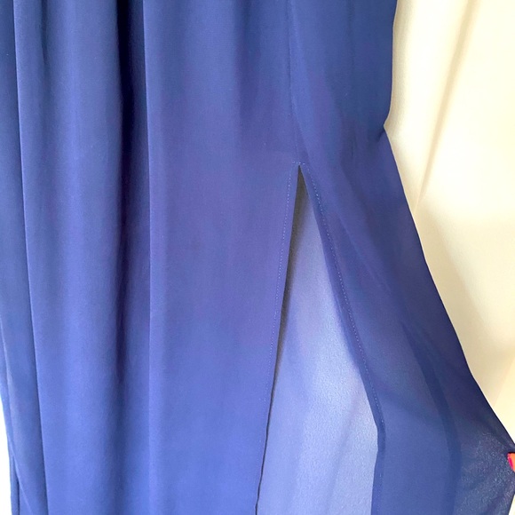 Maxi dress with lace detailing - Picture 3 of 3